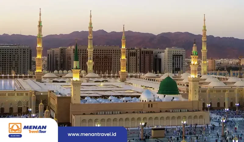 7-tips-memilih-travel-haji-dan-umroh-terpercaya-di-jakarta-yang-aman-100-693a4b28e2629